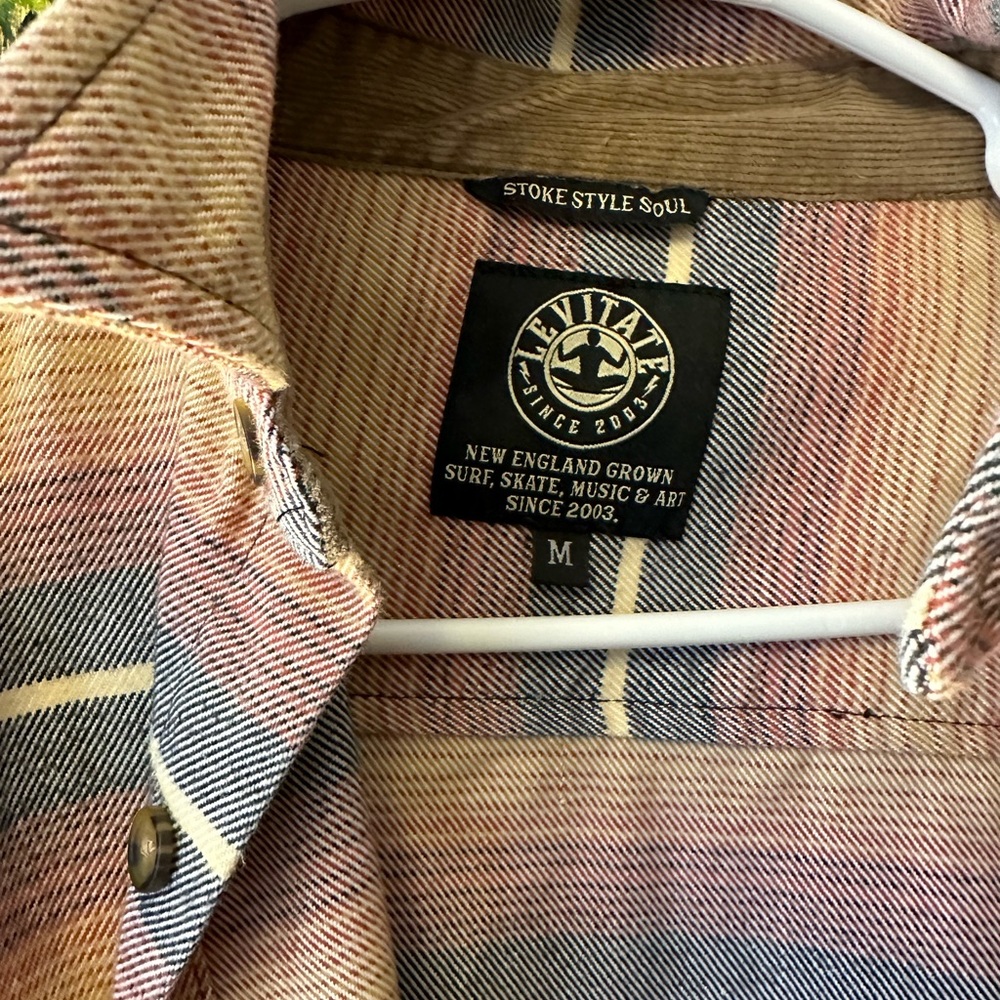 Levitate Flannel - Picture 4 of 5